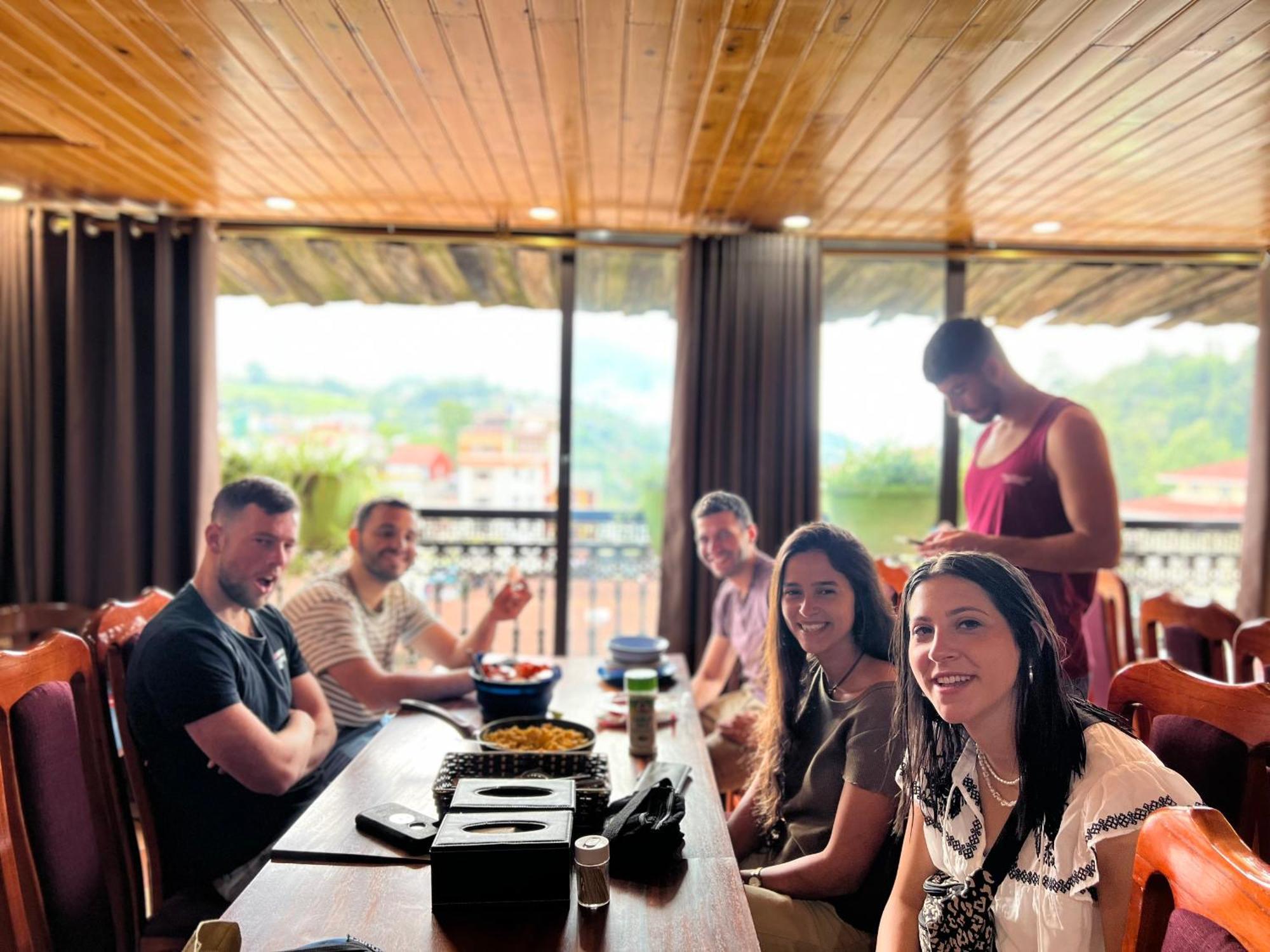 Sapa Full House Hotel Екстер'єр фото